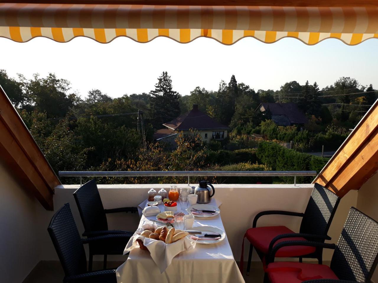 Fueloep Apartmanhaz Apartament Balatonszepezd